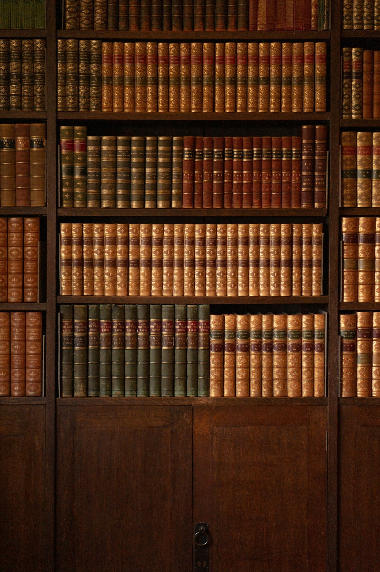The Art of Meaningful Conversations Around Books